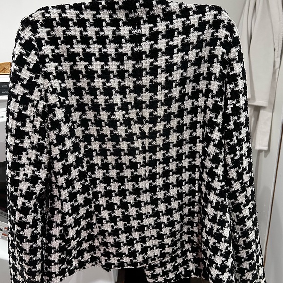 Elegant Houndstooth Women's Blazer - Picture 3 of 6